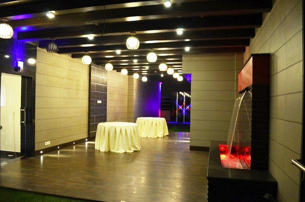 Hotel Metro View Delhi Zewnętrze zdjęcie