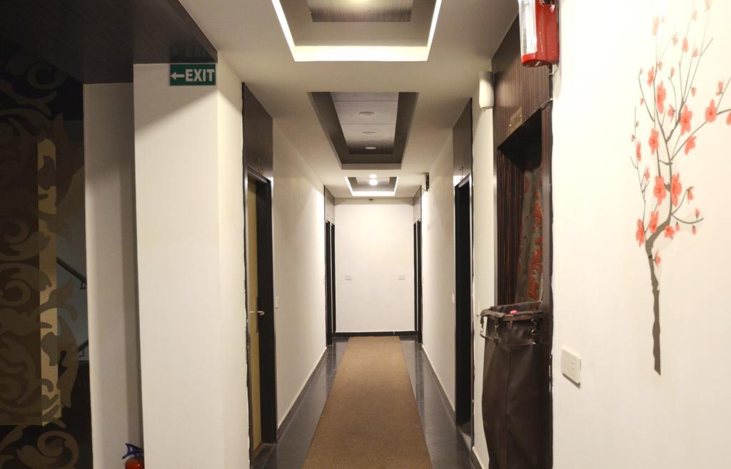 Hotel Metro View Delhi Zewnętrze zdjęcie