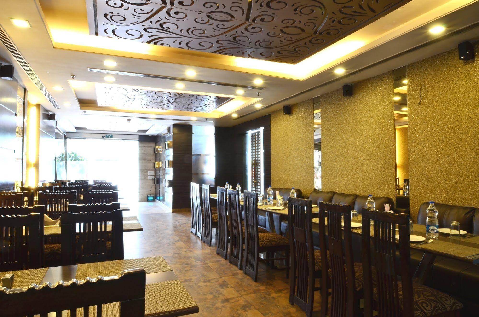 Hotel Metro View Delhi Zewnętrze zdjęcie