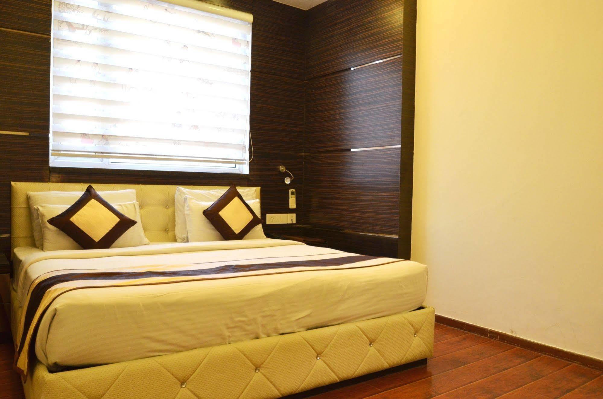 Hotel Metro View Delhi Zewnętrze zdjęcie