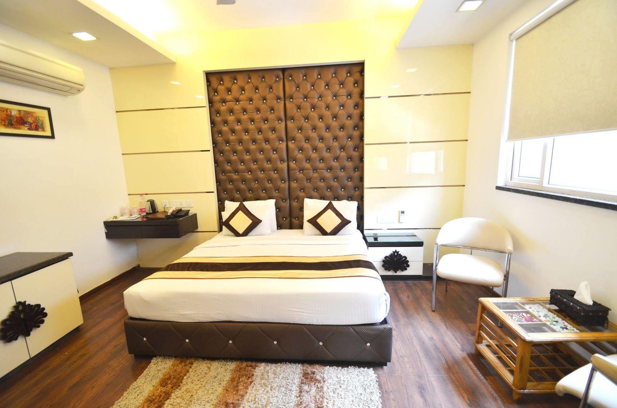 Hotel Metro View Delhi Zewnętrze zdjęcie