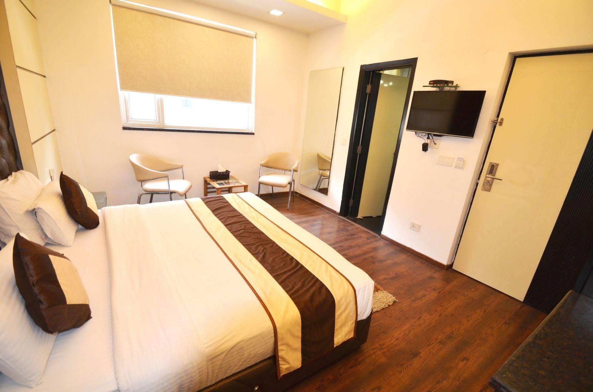 Hotel Metro View Delhi Zewnętrze zdjęcie