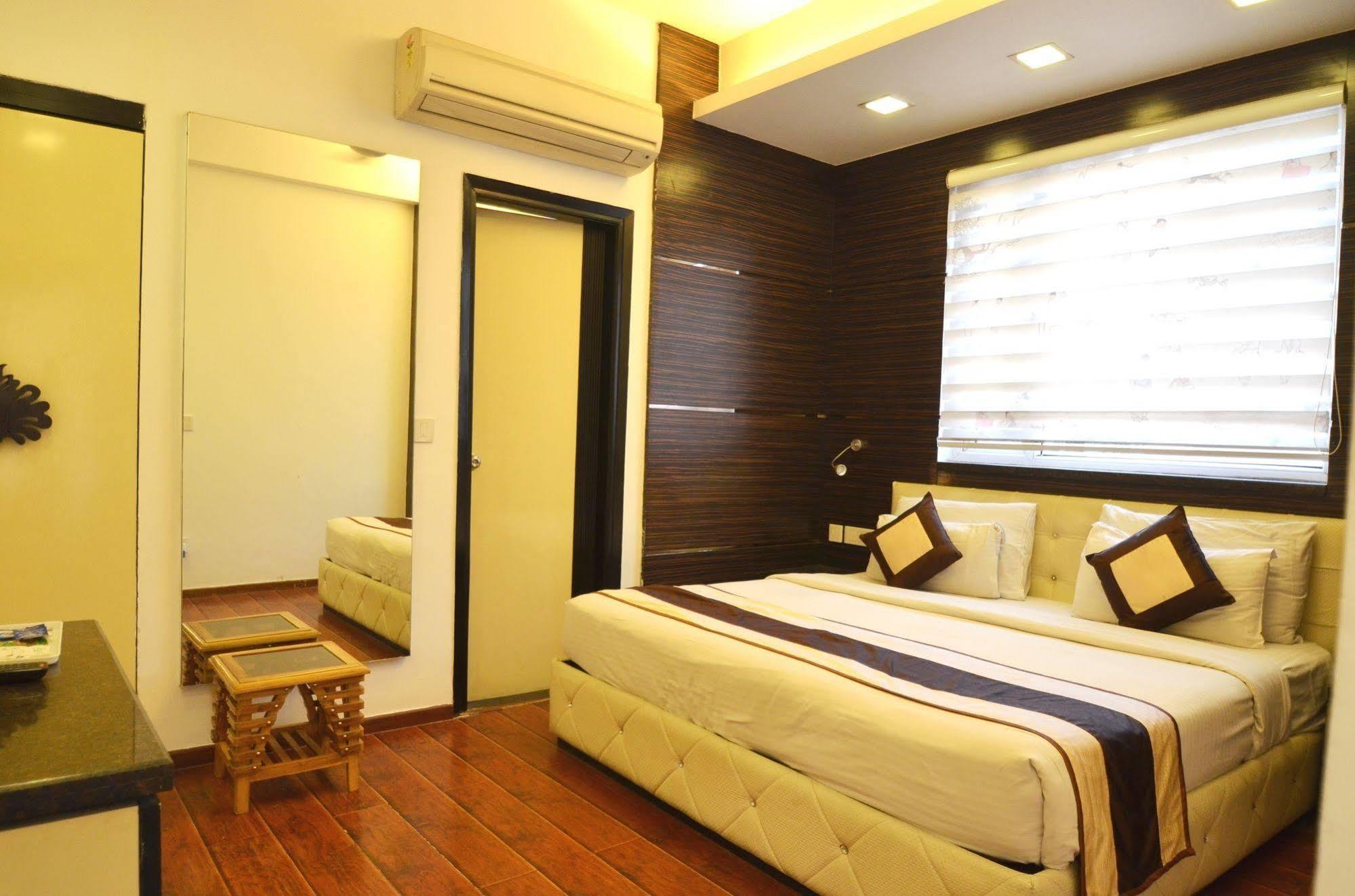 Hotel Metro View Delhi Zewnętrze zdjęcie