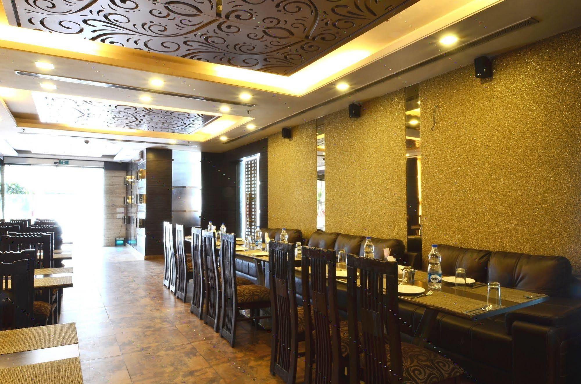 Hotel Metro View Delhi Zewnętrze zdjęcie